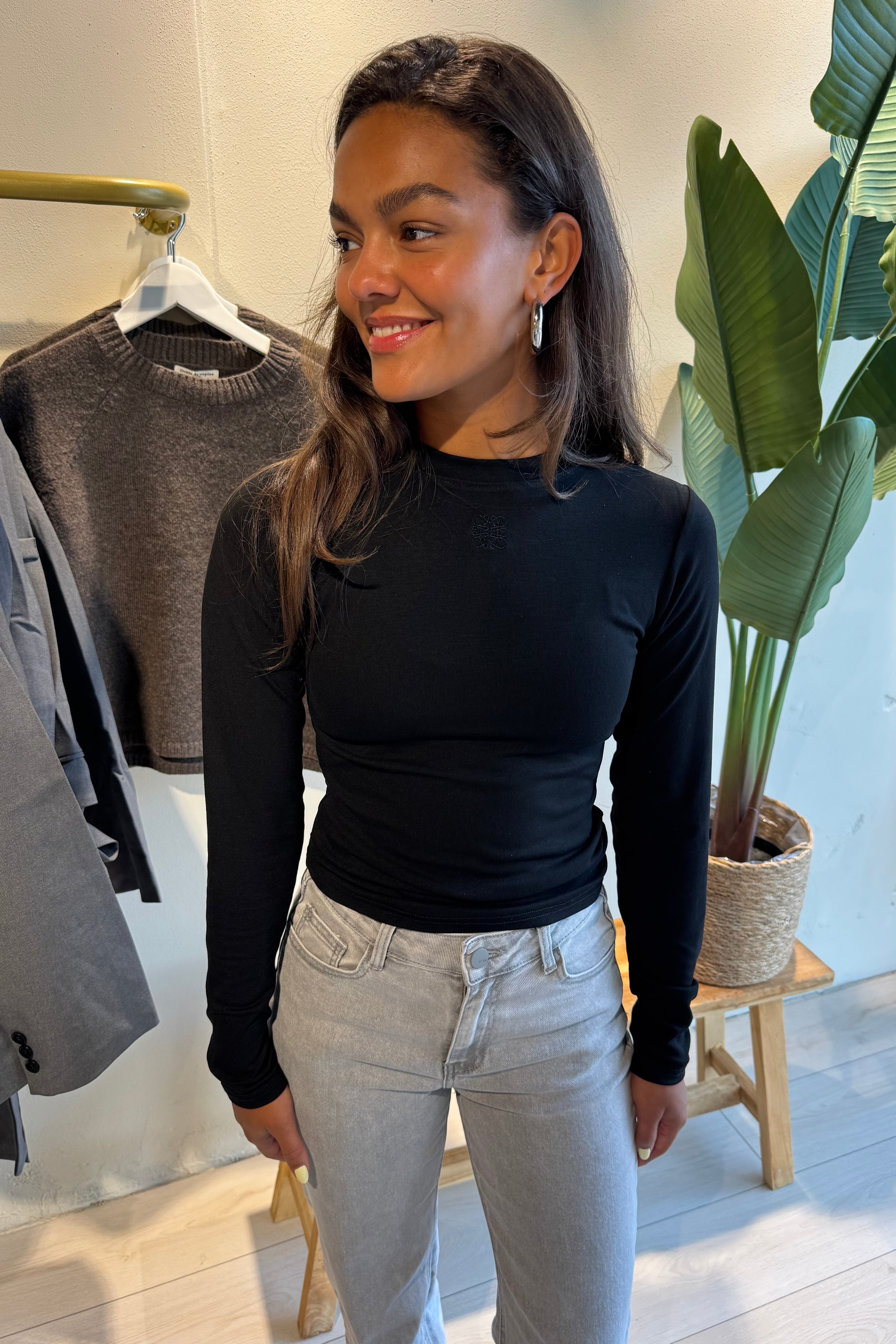 Schwarzes Basic-Longsleeve