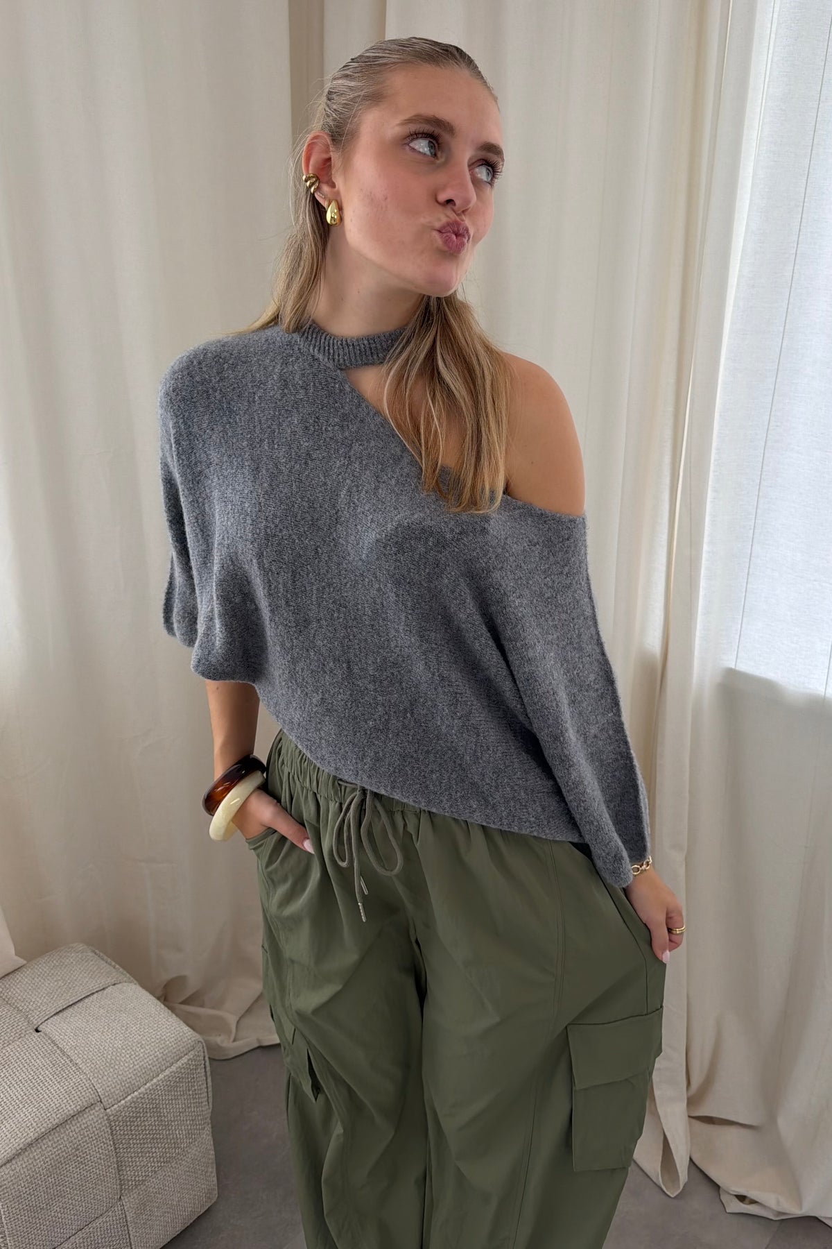 Liv top one shoulder grey