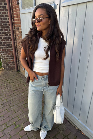 Julia vest – mouwloos damesvest van gebreid materiaal met rits in bruin